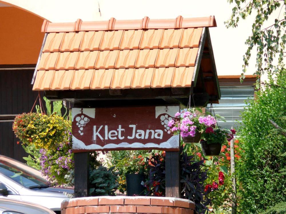 Klet Jana Bed & Breakfast 자스트레바르스코 외부 사진